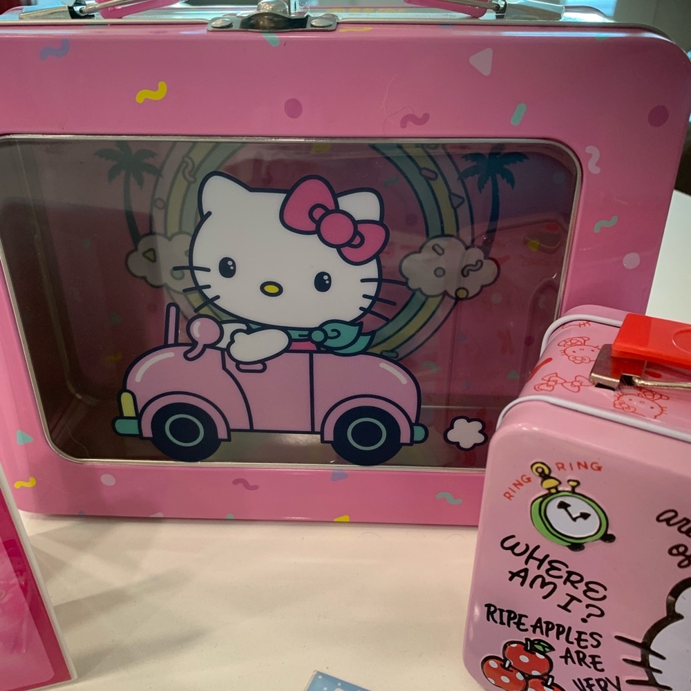 Hello Kitty bundle - Picture 2 of 7